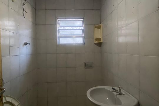 Banheiro de casa para alugar com 1 quarto, 300m² em Santo Antônio, Osasco