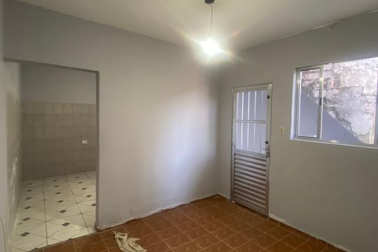 Casa para alugar com 1 quarto, 300m² em Santo Antônio, Osasco