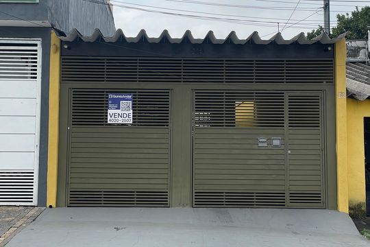 Fachada+Placa  de casa à venda com 3 quartos, 105m² em Parque Cisper, São Paulo