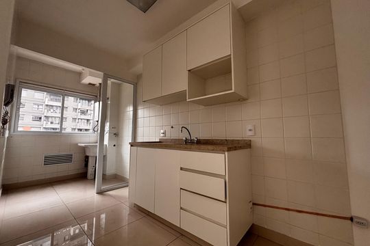 Cozinha de apartamento para alugar com 2 quartos, 66m² em Alphaville, Barueri