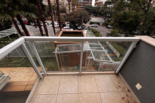 Sacada suíte  de apartamento para alugar com 2 quartos, 66m² em Alphaville, Barueri