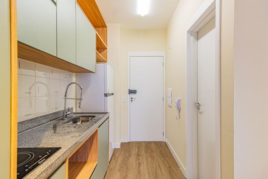 Cozinha de kitnet/studio à venda com 1 quarto, 25m² em Vila Cordeiro, São Paulo
