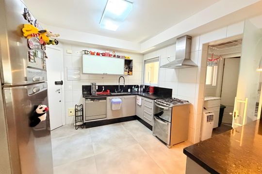 Cozinha de apartamento para alugar com 3 quartos, 150m² em Vila Gertrudes, São Paulo