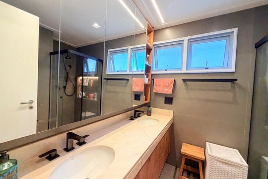 Banheiro 2 de apartamento para alugar com 3 quartos, 150m² em Vila Gertrudes, São Paulo