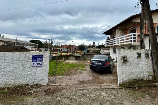 Fachada de casa para alugar com 2 quartos, 110m² em João Paulo, Florianópolis