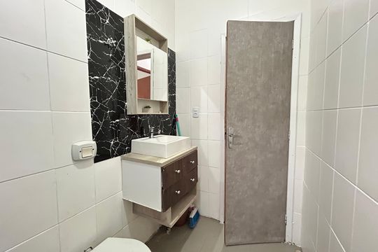 Banheiro de casa para alugar com 2 quartos, 110m² em João Paulo, Florianópolis