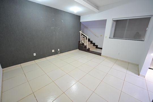 Casa para alugar com 3 quartos, 300m² em Jardim Petropolis, Goiânia