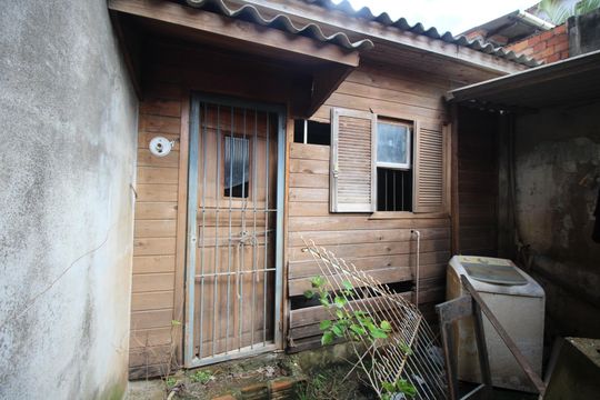 Casa à venda com 0 quarto, 98m² em Navegantes, Porto Alegre