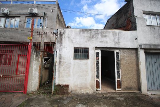 Casa à venda com 0 quarto, 98m² em Navegantes, Porto Alegre