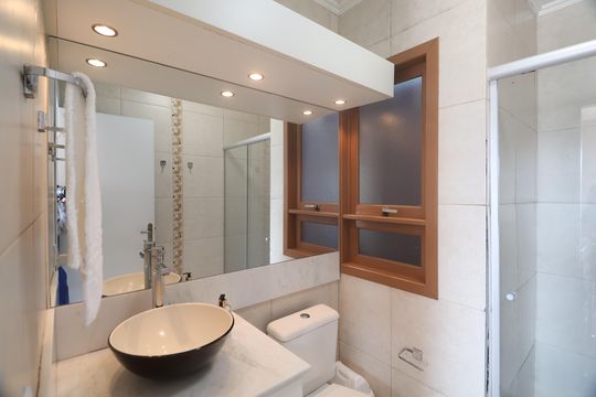 Banheiro  de casa à venda com 2 quartos, 77m² em Igara, Canoas