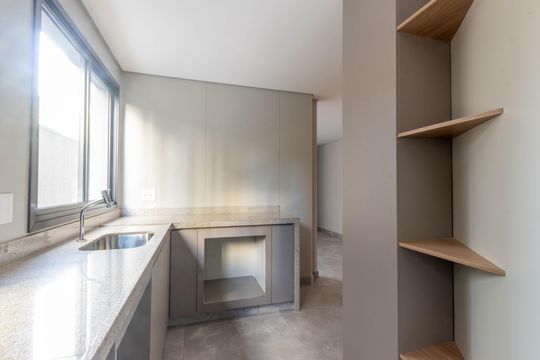 Cozinha de apartamento à venda com 2 quartos, 62m² em Lourdes, Belo Horizonte