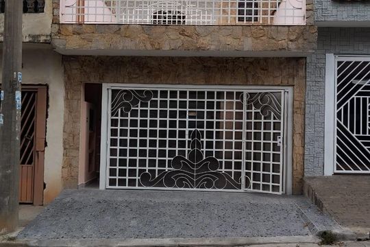 Fachada de casa à venda com 2 quartos, 125m² em Jardim Ana Maria, Santo André