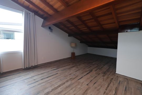 Sótão de casa para alugar com 3 quartos, 163m² em Liberdade, São Paulo