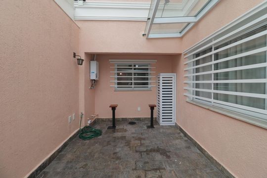 Garagem de casa para alugar com 3 quartos, 163m² em Liberdade, São Paulo