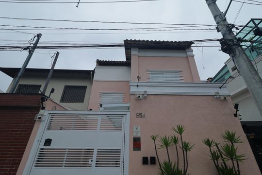 Fachada de casa para alugar com 3 quartos, 163m² em Liberdade, São Paulo