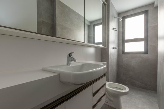 Banheiro de apartamento à venda com 2 quartos, 63m² em Lourdes, Belo Horizonte