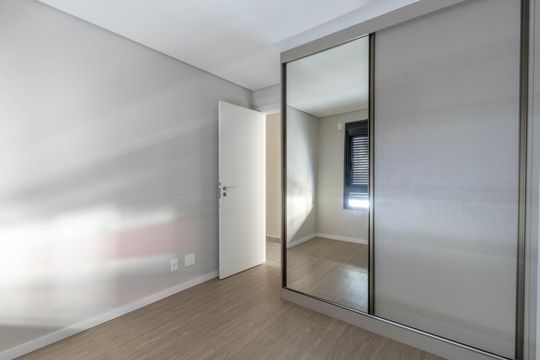 Quarto de apartamento à venda com 2 quartos, 62m² em Lourdes, Belo Horizonte