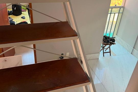 Escada de apartamento à venda com 2 quartos, 95m² em Pousada Santo Antonio, Belo Horizonte