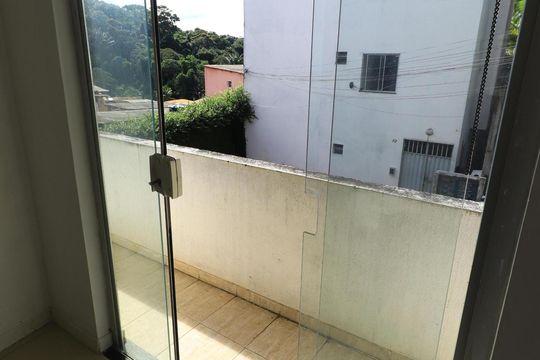 Varanda da sala de casa para alugar com 2 quartos, 59m² em Cabula Vi, Salvador