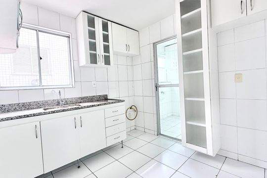 Cozinha de apartamento à venda com 3 quartos, 98m² em Ipiranga, Belo Horizonte