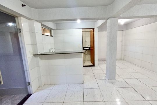 Cozinha de kitnet/studio para alugar com 1 quarto, 20m² em Saudade, Belo Horizonte
