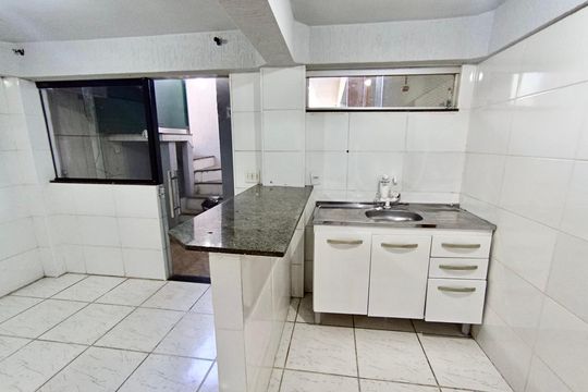 Cozinha de kitnet/studio para alugar com 1 quarto, 20m² em Saudade, Belo Horizonte