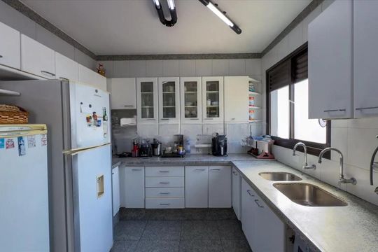 Cozinha de apartamento para alugar com 4 quartos, 280m² em Lourdes, Belo Horizonte