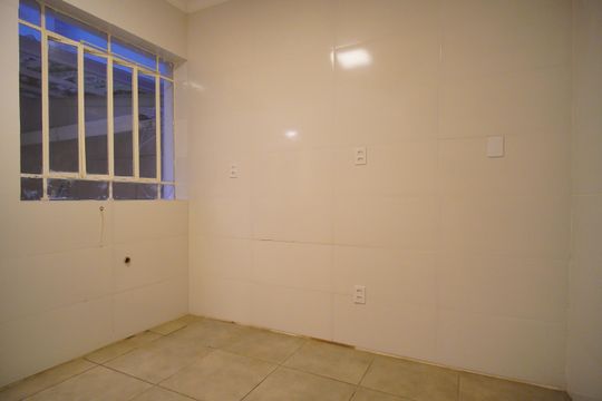 Cozinha de apartamento à venda com 3 quartos, 90m² em Centro, São Leopoldo