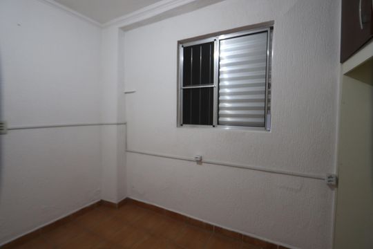Quarto 2 de casa para alugar com 2 quartos, 120m² em Jardim Guairaca, São Paulo