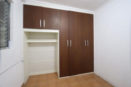 Quarto 2 de casa para alugar com 2 quartos, 120m² em Jardim Guairaca, São Paulo