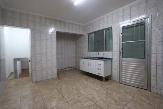 Cozinha de casa à venda com 2 quartos, 120m² em Jardim Guairaca, São Paulo