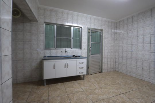 Cozinha de casa à venda com 2 quartos, 120m² em Jardim Guairaca, São Paulo