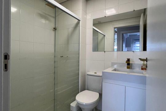 Banheiro de apartamento à venda com 2 quartos, 44m² em Ponte Sao Joao, Jundiaí