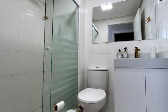 Banheiro de apartamento à venda com 2 quartos, 44m² em Ponte Sao Joao, Jundiaí