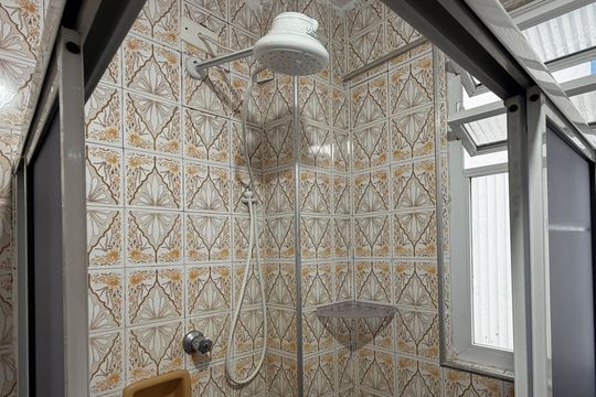 Banheiro de apartamento para alugar com 1 quarto, 28m² em Embaré, Santos
