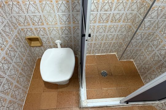 Banheiro de apartamento para alugar com 1 quarto, 28m² em Embaré, Santos