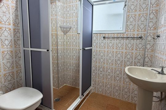 Banheiro de apartamento para alugar com 1 quarto, 28m² em Embaré, Santos