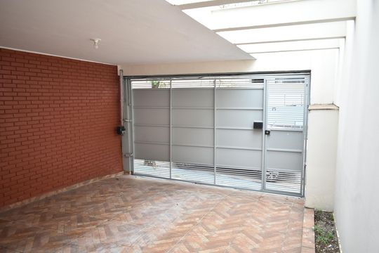 Garagem de casa para alugar com 3 quartos, 155m² em Vila da Saúde, São Paulo