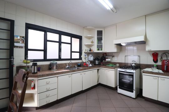 Cozinha de casa para alugar com 4 quartos, 115m² em Vigilato Pereira, Uberlândia