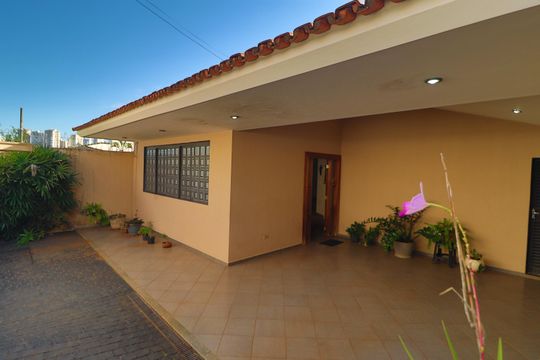 Casa para alugar com 4 quartos, 115m² em Vigilato Pereira, Uberlândia