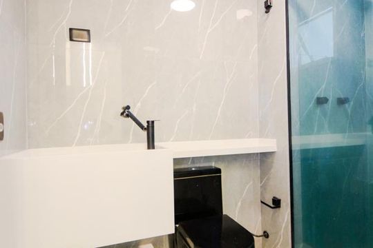 Banheiro de apartamento à venda com 2 quartos, 44m² em Jardim Gracinda, Guarulhos