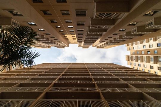 Fachada do bloco de apartamento para alugar com 1 quarto, 29m² em Bom Retiro, São Paulo