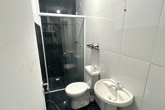 Banheiro  de casa para alugar com 1 quarto, 26m² em Parque Continental Ii, Guarulhos