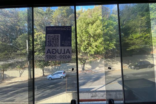 Placa instalada com o código BBYX-210 de apartamento à venda com 3 quartos, 98m² em Novo Riacho, Contagem