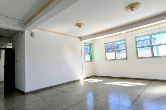 Apartamento para alugar com 2 quartos, 120m² em Floresta, Belo Horizonte