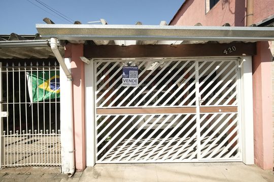 Fachada de casa à venda com 3 quartos, 190m² em Vila Sao Pedro, Santo André