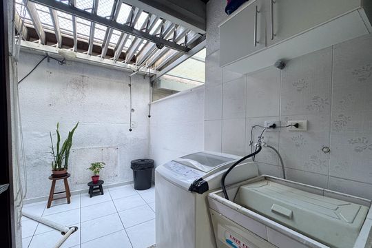 Área de Serviço de casa de condomínio à venda com 3 quartos, 109m² em Jardim Lauro Gomes, São Bernardo do Campo