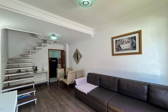 Sala de casa de condomínio à venda com 3 quartos, 109m² em Jardim Lauro Gomes, São Bernardo do Campo