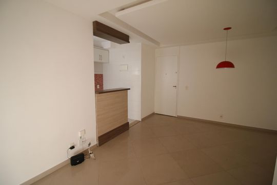 Sala de apartamento para alugar com 2 quartos, 50m² em Taquara, Rio de Janeiro