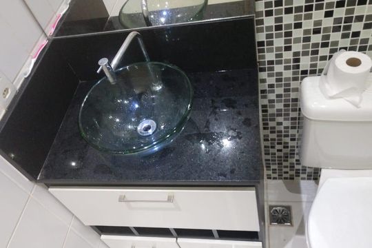 Banheiro social  de apartamento para alugar com 2 quartos, 50m² em Taquara, Rio de Janeiro
